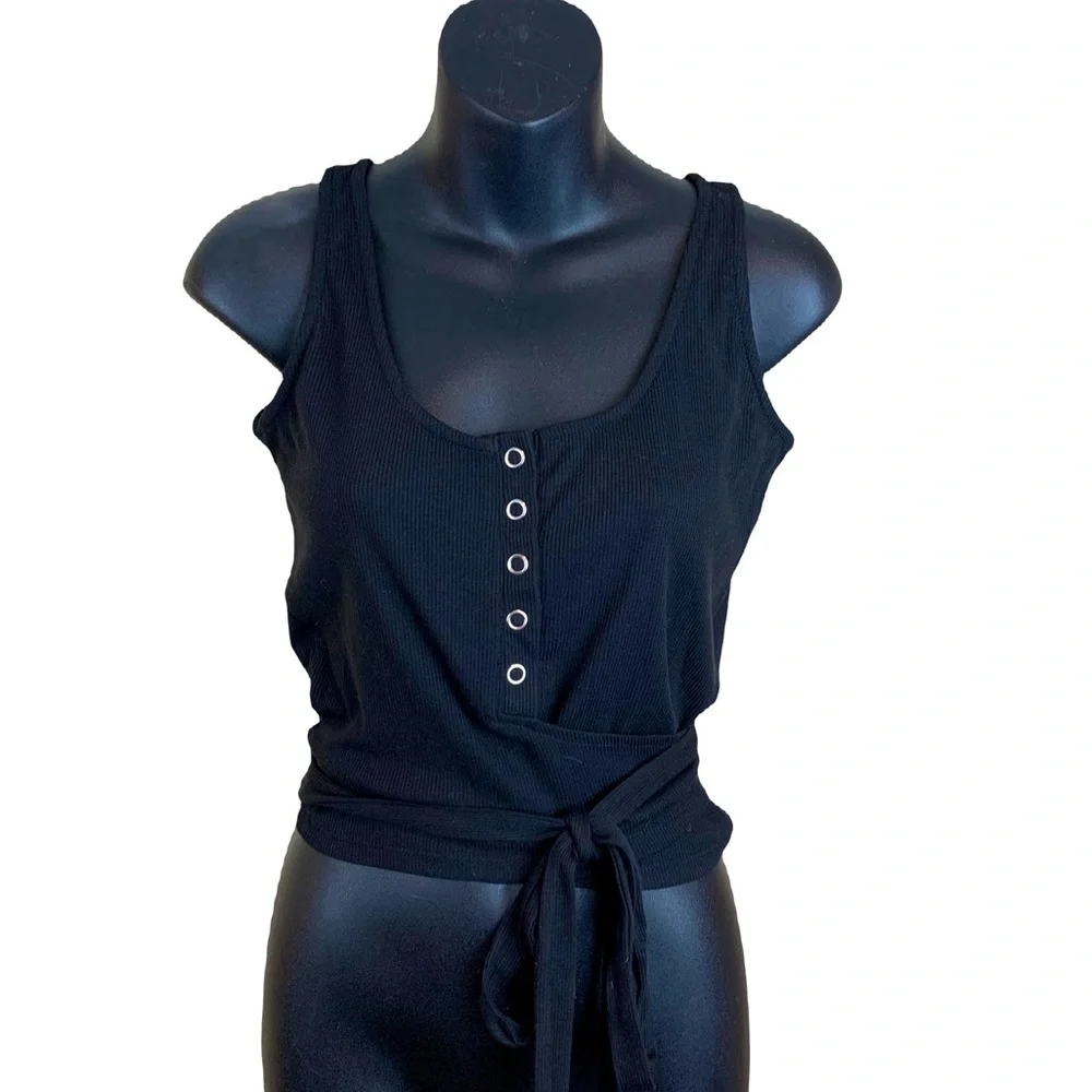 NWT Hidden Brand wrap Tie Waist Black Tank Top, size Medium - Picture 1 of 3
